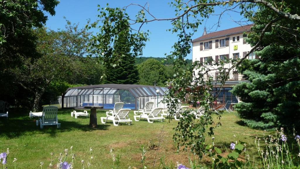 Logis La Rose Des Vents Hotel Volvic Ruang foto