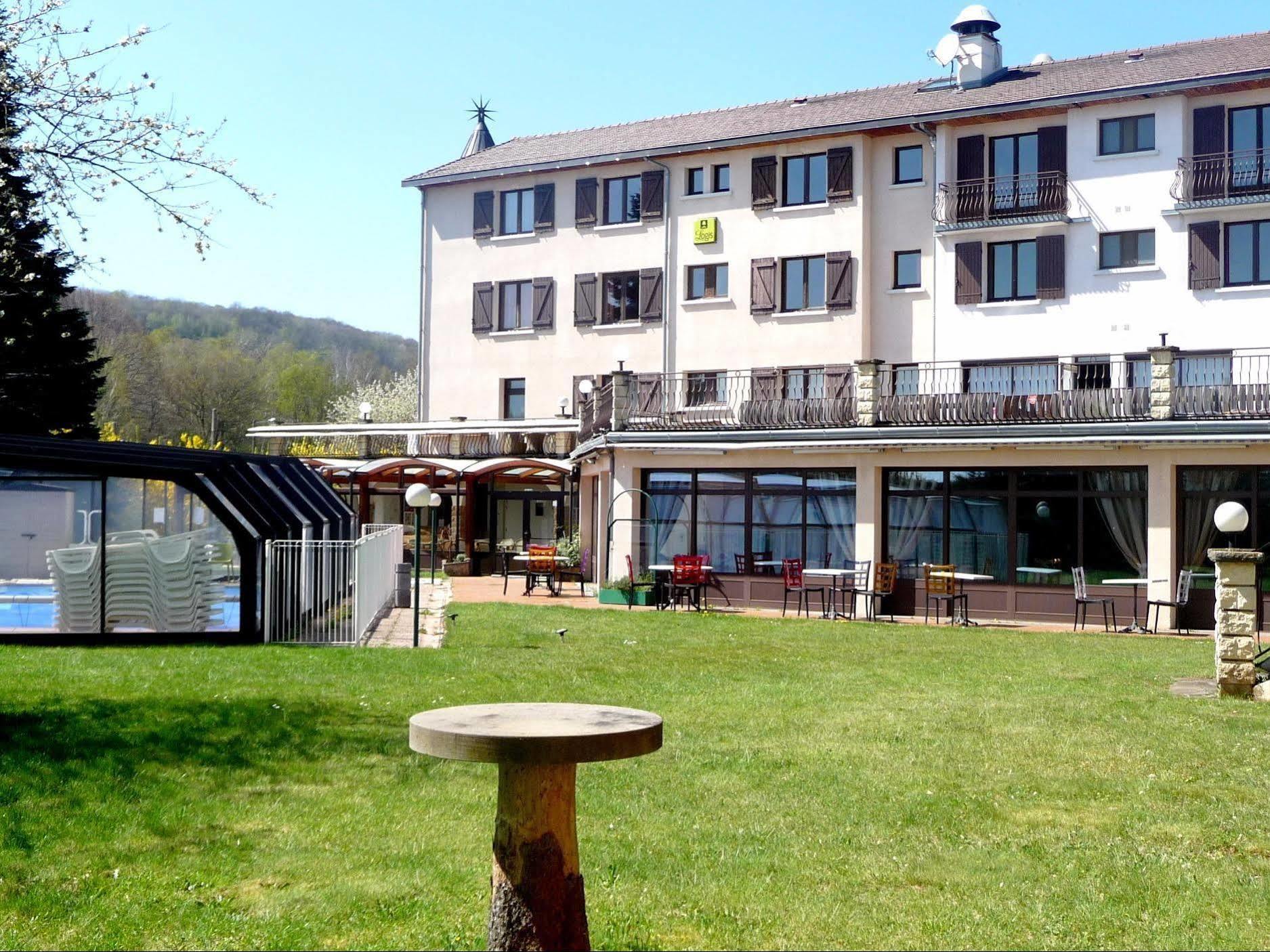 Logis La Rose Des Vents Hotel Volvic Bagian luar foto