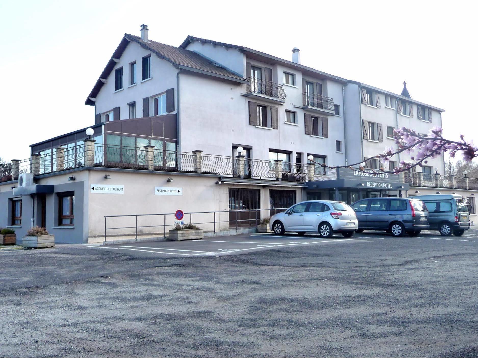 Logis La Rose Des Vents Hotel Volvic Bagian luar foto