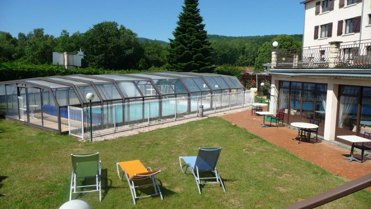 Logis La Rose Des Vents Hotel Volvic Bagian luar foto